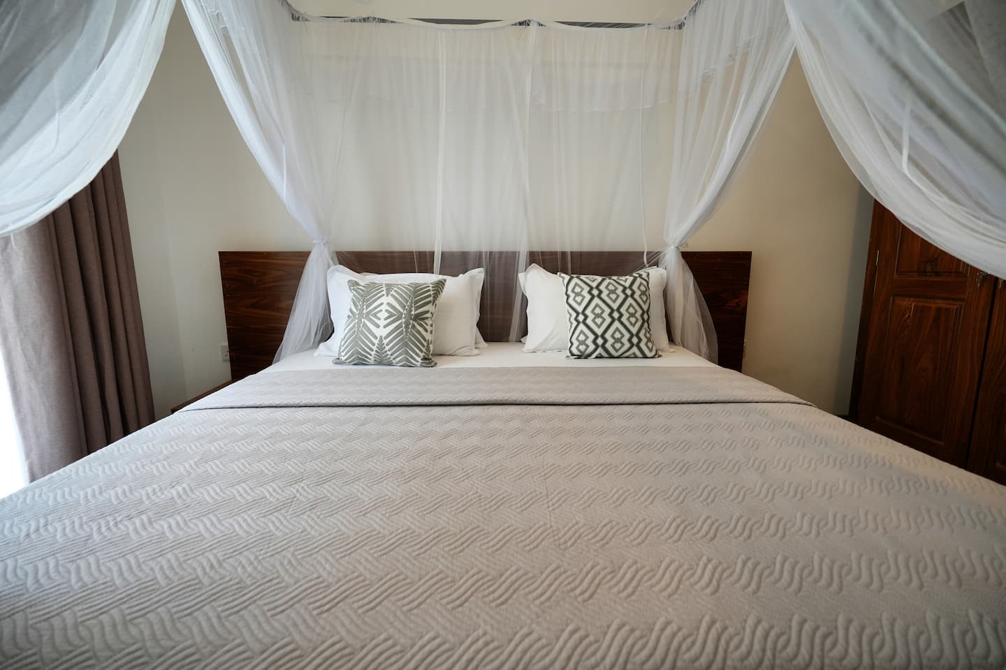 Second king bedroom at Summer Secret