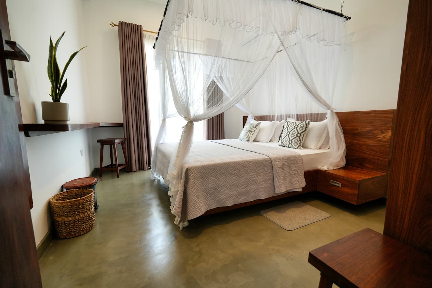 Third king bedroom at Summer Secret